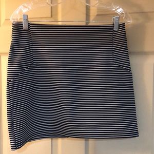 Ladies blk/wht stripe skirt Nordstroms Topshop Sz8